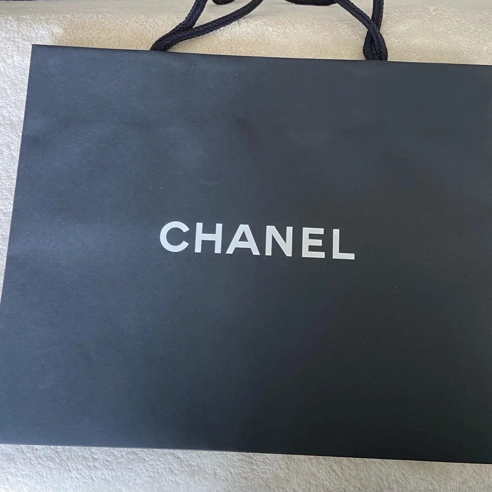 Chanel Gift Wrap Set/Gift Bag 8.5x7,5x 3, 5 Shaping   Paper Bag
